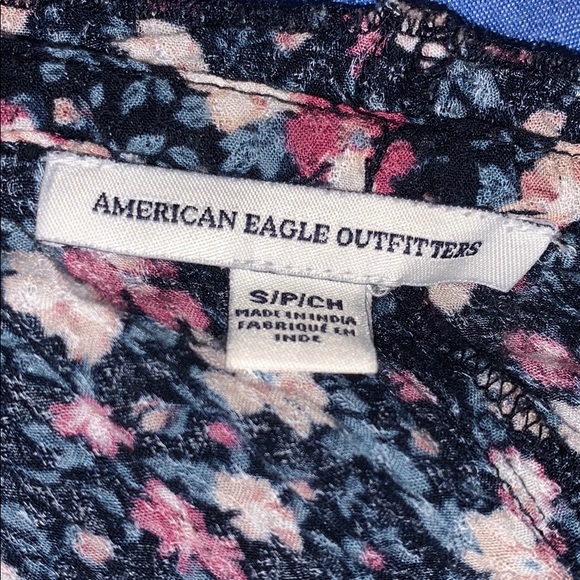 American Eagle floral off the shoulder top - Picture 2 of 4